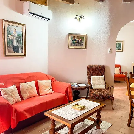 Dommo De Anzelina In Wi-fi A/c Apartment *